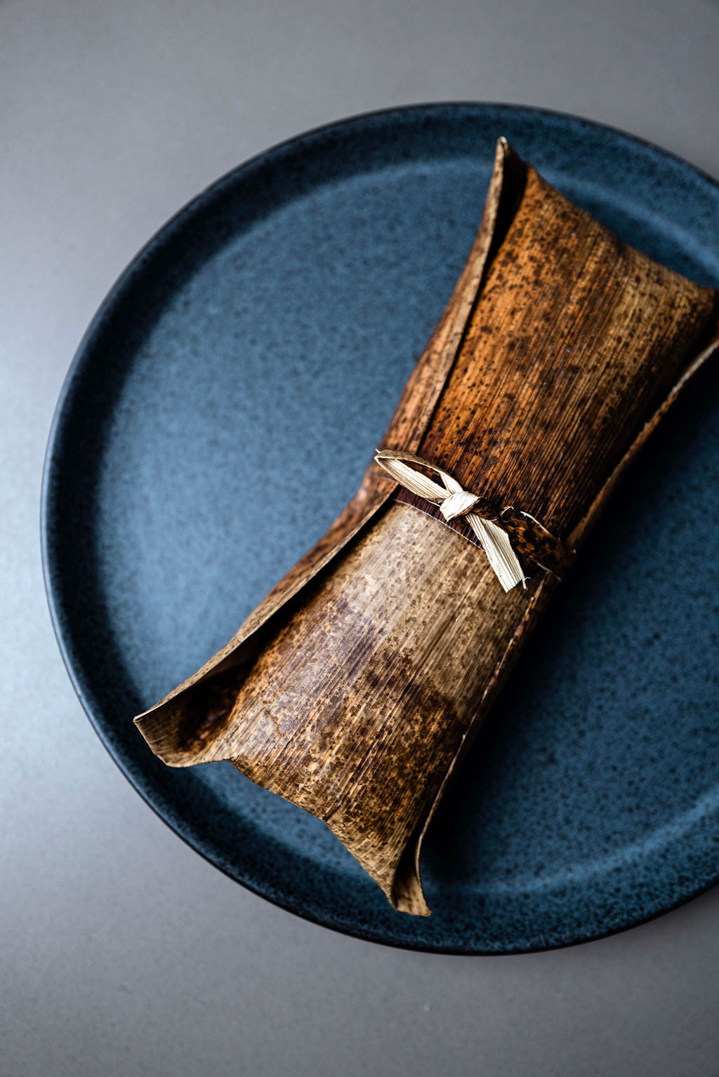 Kinkan Futomaki wrapped in bamboo leaf